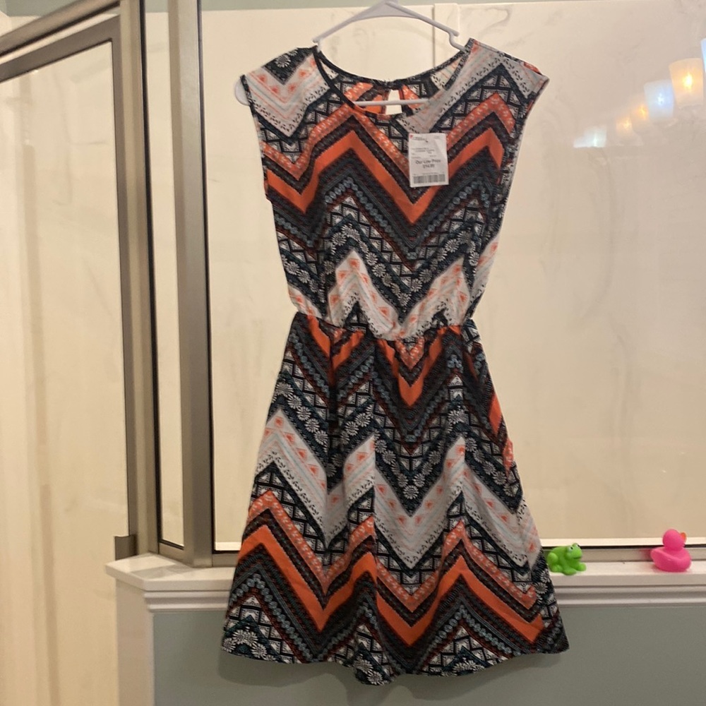 Women’s xs multicolor sleeveless dress.